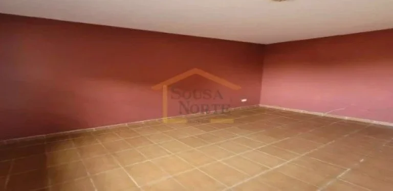 Imagem Casa térrea com 125 m². Dispõe de 2 dormitórios, sala, cozinha, banheiro, lavanderia, quintal. I...