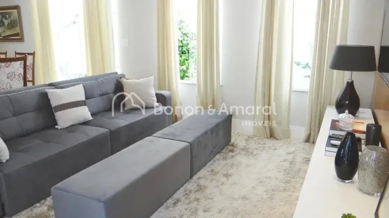 Imagem Espaçosa casa com área construída de 343 m². A residência possui living para vários ambientes,...