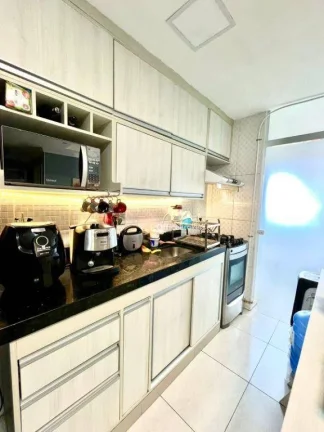 Imagem Apartamento com 2 dormitórios (1 suíte) à venda, 55 m² por R$ 295.000