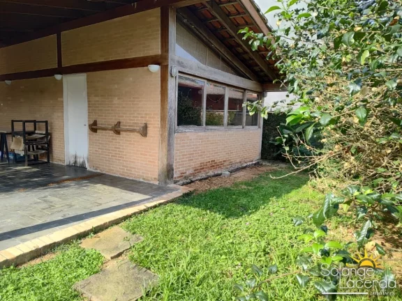 Imagem Casa Térrea com Edícula - Escritura Definitiva - Ampla Varanda em L