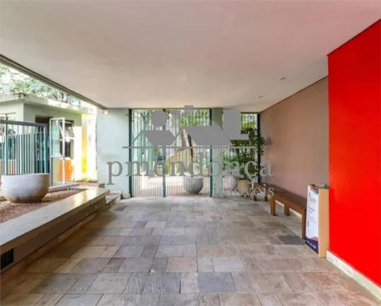 Imagem Apartamento amplo na Vila Madalena com 3 quartos e 1 vaga, 92m²