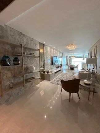 Imagem Apartamento finamente mobiliado com 4 suítes e 4 vagas de garagem em Meia Praia - Itapema/SC