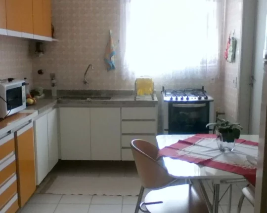 Imagem Apartamento com living para 03 ambientes, pisos de tacos, 03 dormitórios , banheiro social , cozinh...