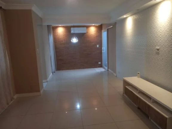 Imagem Casa para Alugar com 148m², 3 dormitórios sendo 2 suítes, churrasqueira, 2 vagas.