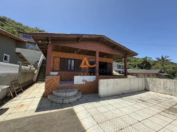 Imagem Vista Maravilhosa, casa na Praia de São Miguel, com 04 quartos em Penha com ótima localização.