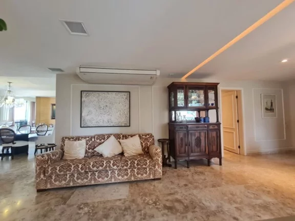 Imagem A 5ª Avenida Imóveis apresenta este charmoso apartamento, com 3 Suites, 04 salas 192,92m2 de área, localizado no bairro da Barra, próximo ao farol
