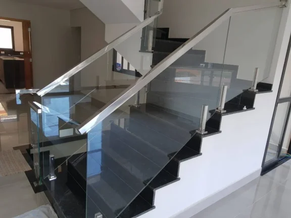 Imagem Sobrado Novo 194 m² 3 Dormitórios sendo 3 Suítes Estuda Permuta