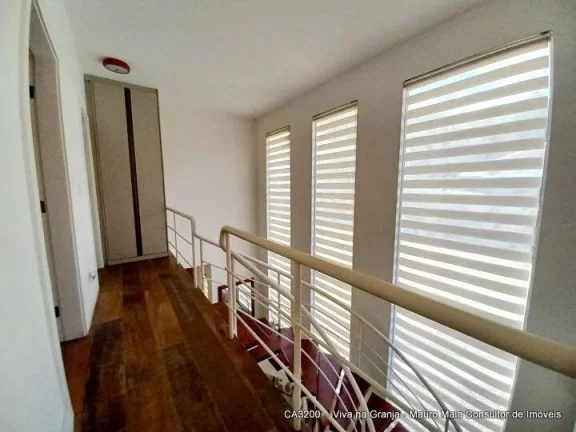 Imagem Casa com 3 dormitórios à venda, 181 m² por R$ 1.350.000 - Granja Viana.