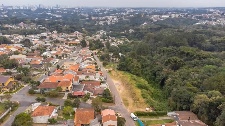 Imagem Terreno de esquina em Santa Felicidade