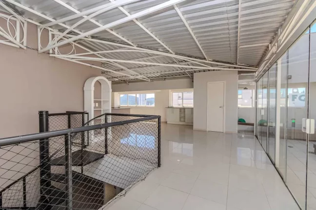 Imagem Cobertura triplex mobiliado com 5 suítes 3 vagas em Balneário Camboriú/SC
