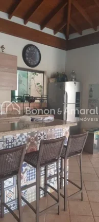 Imagem Linda casa à venda em Valinhos, localizada em condomínio fechado, oferecendo todo o conforto e sof...