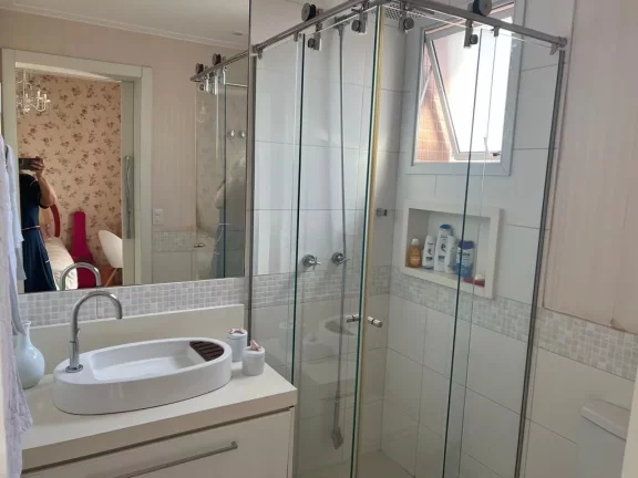 Imagem Apartamento cinematográfico no coração do Gonzaga, 3 suítes, 4 vags privativas, lazer completo, porteira fechada.