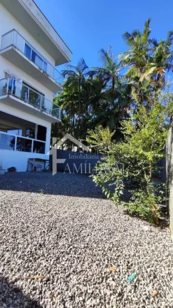 Imagem Sobrado no Iririu com 350m²