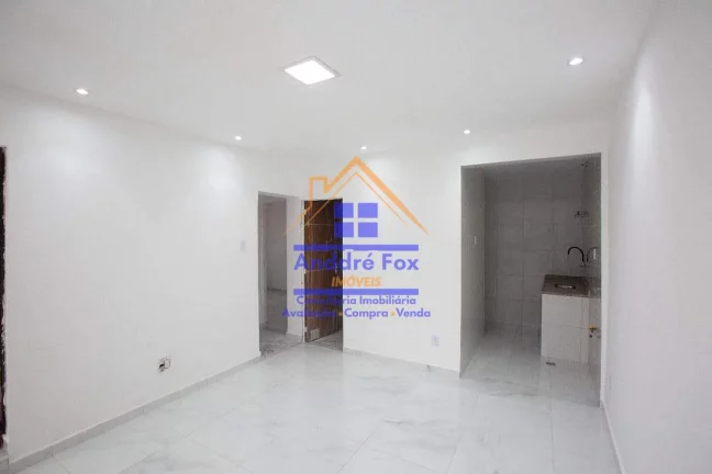 Imagem Casa linear com sala, 3 quartos, cozinha, área de serviço, quintal, garagem para 2 carros, à venda, 70 M², por R$ 410.000 – Vila Isabel - Rio de Janeiro / RJ.