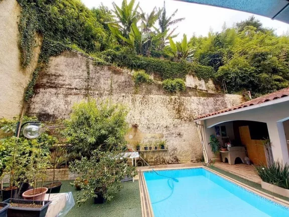 Imagem Casa para Venda em Teresópolis / RJ no bairro Várzea