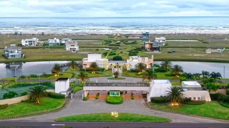 Imagem Terreno vista eterna do mar, a condomínio Beira mar, pronto para construir