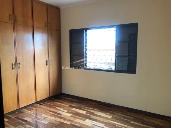 Imagem Casa à venda no Carlos Lourenço

Ótima casa térrea toda reformada em bairro de fácil acesso a V...
