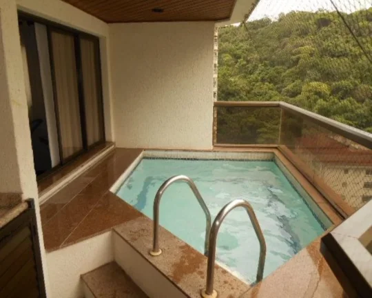 Imagem Apartamento à venda no Guarujá na Praia das Pitangueiras.