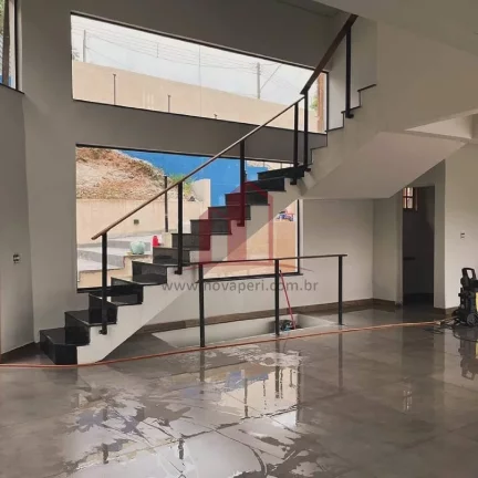 Imagem Imperdível oferta de casa em condomínio com 4 quartos no Jardim Lago da Cantareira, Mairiporã-SP: 4 suítes, 2 salas, 3 vagas, 330m²!