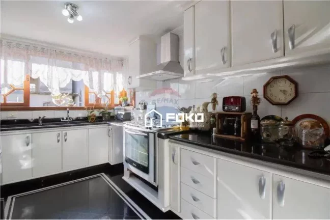 Imagem Sobrado com 3 dormitórios, 450 m² - venda por R$ 2.479.999,99 ou aluguel por R$ 14.445,82/mês - Jardim Maia - Guarulhos/SP
