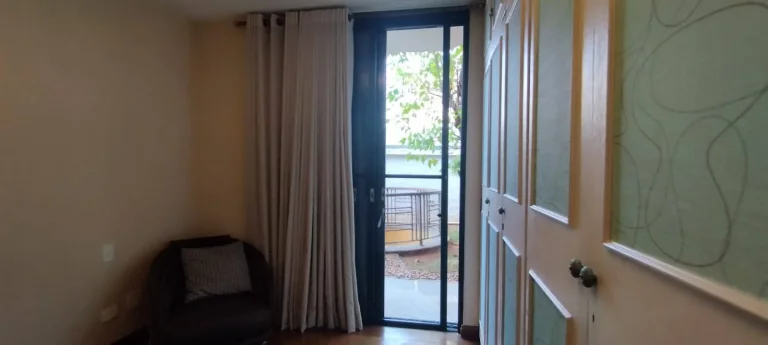 Imagem Sobrado Vila Hamburguesa - 452M², 4 Dorms, 4 Suítes, 4 Vagas.