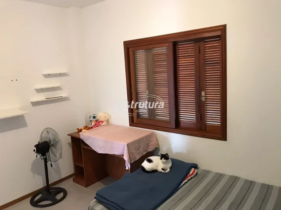Imagem Casa semimobiliada com pátio amplo no bairro São José