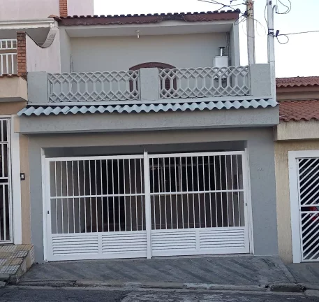 Imagem Sobrado Ótima Localização 125 m2 5 Dormitórios e 2 Vagas de Gargens