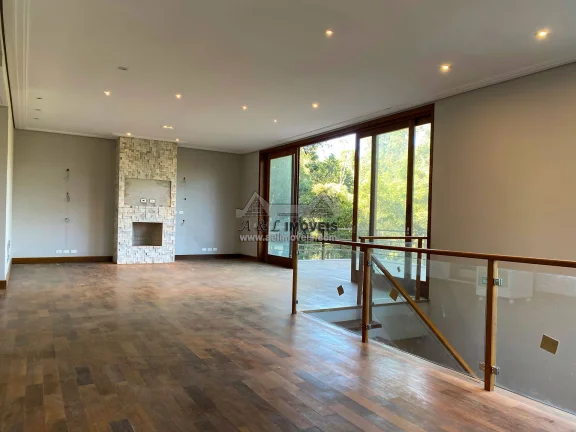 Imagem Casa em Campos do Jordão – Com 05 suítes em condomínio exclusivo