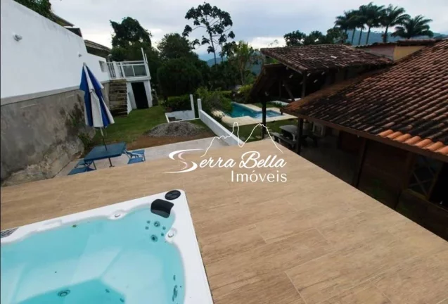 Imagem Casa com 3 dormitórios à venda, 530 m² por R$ 1.790.000,00 - Várzea - Teresópolis/RJ