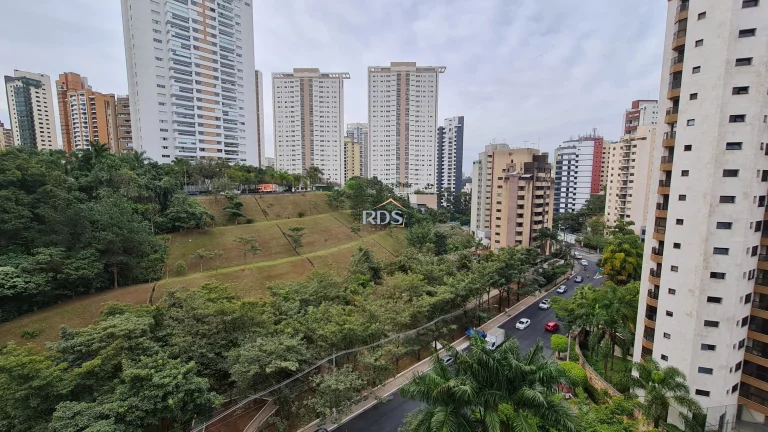 Imagem Lindo apartamento à venda, 150m², com 3 dormitórios, sendo 2 suítes, 3 vagas e depósito privativo.