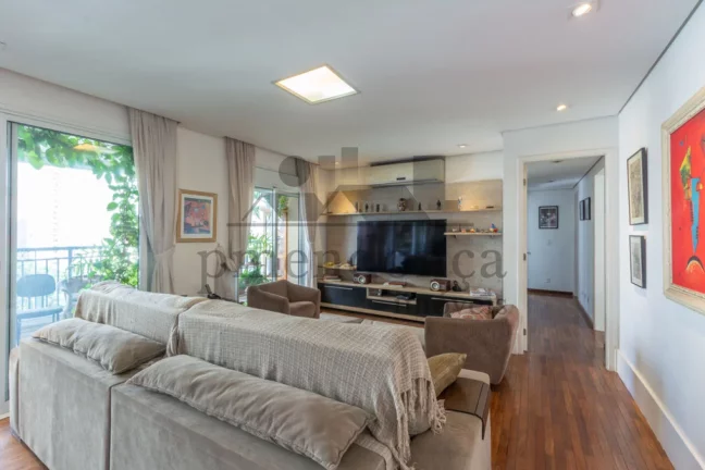 Imagem Apartamento na Vila Romana com 153m², 3 suítes e 3 vagas.
