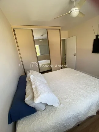 Imagem Encante-se com esta charmosa casa localizada em um condomínio de arquitetura moderna e aconchegante...