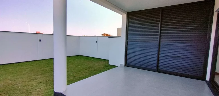 Imagem Casa à Venda, Lindo Sobrado Geminado, 03 Suítes, 163 m2, Financiável, no Jardim Campeche, Florianópolis/SC