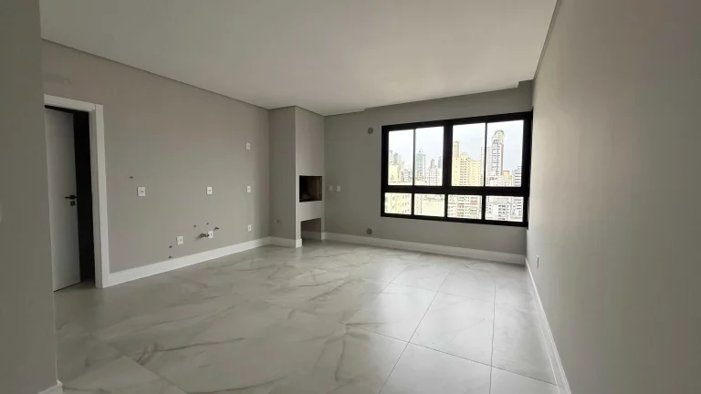 Imagem Apartamento com 3 suítes e 2 vagas de garagem em Balneário Camboriú/SC