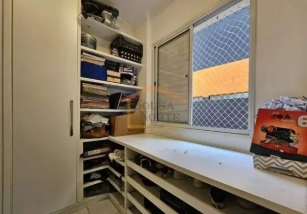 Imagem Apto 3 dormitórios, sendo 3 suítes, com armários (a Master com closet, varanda e ar condicionado)...