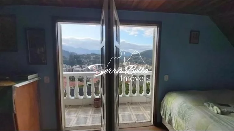 Imagem Casa com 4 dormitórios à venda, 242 m² por R$ 850.000,00 - Fazendinha - Teresópolis/RJ