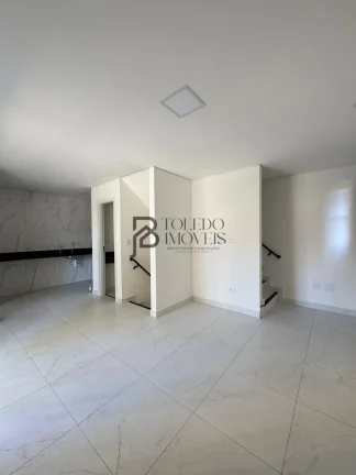 Imagem Casa Triplex de 2 dormitórios com suítes no bairro Tupi - Praia Grande