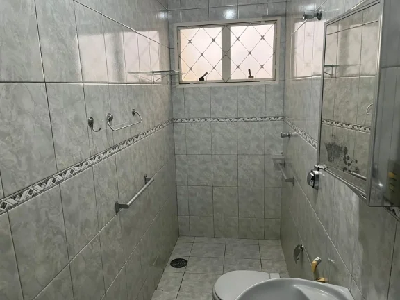 Imagem Aluguel de Casa de Alto Padrão em Sorocaba-SP, Jardim Eltonville: 3 Quartos, 1 Sala, 3 Banheiros, 3 Vagas, 345m².