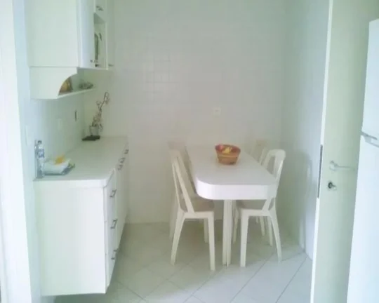 Imagem Apartamento para locação no Guarujá-SP, bairro Morro do Maluf: 3 quartos, 3 suítes, 1 banheiro, 2 vagas de garagem, 200m² de área.