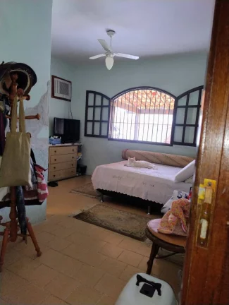 Imagem CASA À VENDA 161M² EM ITAIPU EXCELENTE TERRENO 450 M² .