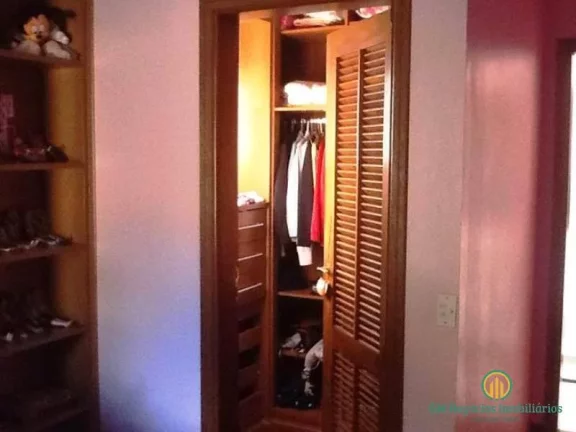 Imagem Linda Casa com 4 suítes, planejados em todos ambientes ar condicionado