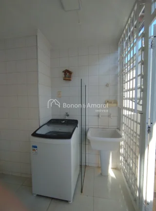 Imagem Apresentamos esta belíssima casa, muito bem localizada, ideal para quem busca conforto, segurança ...