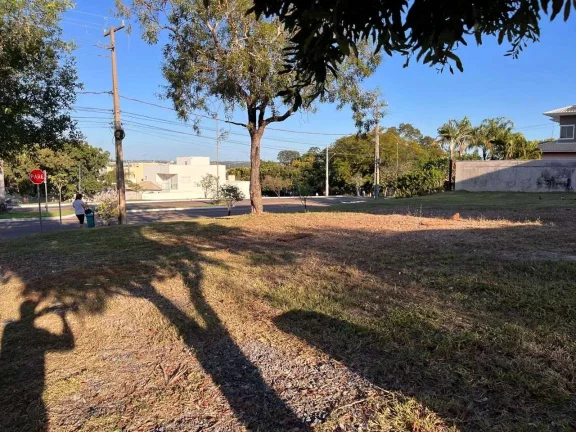 Imagem Terreno em Condomínio para Venda em Cuiabá / MT no bairro Jardim Imperial