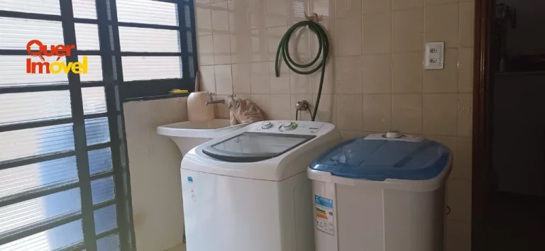 Imagem Imperdível casa à venda em Ribeirão Preto-SP, no bairro Parque Residencial Lagoinha! 3 quartos, 1 suíte, 1 sala, 2 banheiros, 4 vagas de garagem e 220m² de área. Confira!