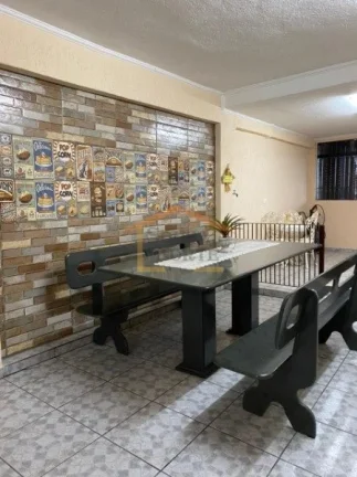 Imagem Casa térrea com 230m² de aréa util, dispõe de 3 dormitórios, sendo 1 suite com hidro, todos com...
