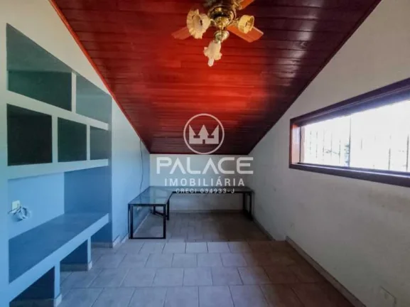 Imagem Excelente casa de esquina localizada na região mais nobre de Piracicaba.
 Mede 499m² de terreno e ...