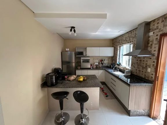 Imagem VENDO LINDO SOBRADO DE 04 DORMITÓRIOS NO BAIRRO JABAQUARA!