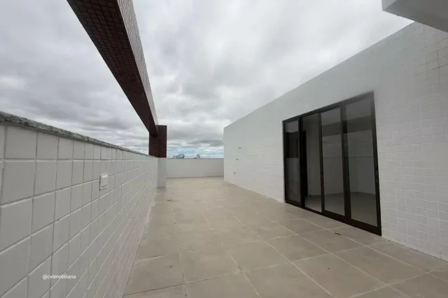 Imagem Este espaçoso apartamento está localizado na vibrante cidade de Belo Horizonte. Com quatro quartos...