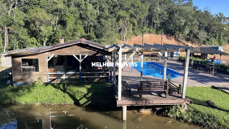 Imagem Chacara a venda em Camboriú com 14.000 m²