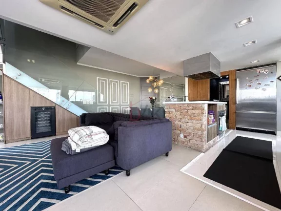 Imagem Cobertura Duplex, mobiliada e decorada à venda no coração da Vila Olimpia.